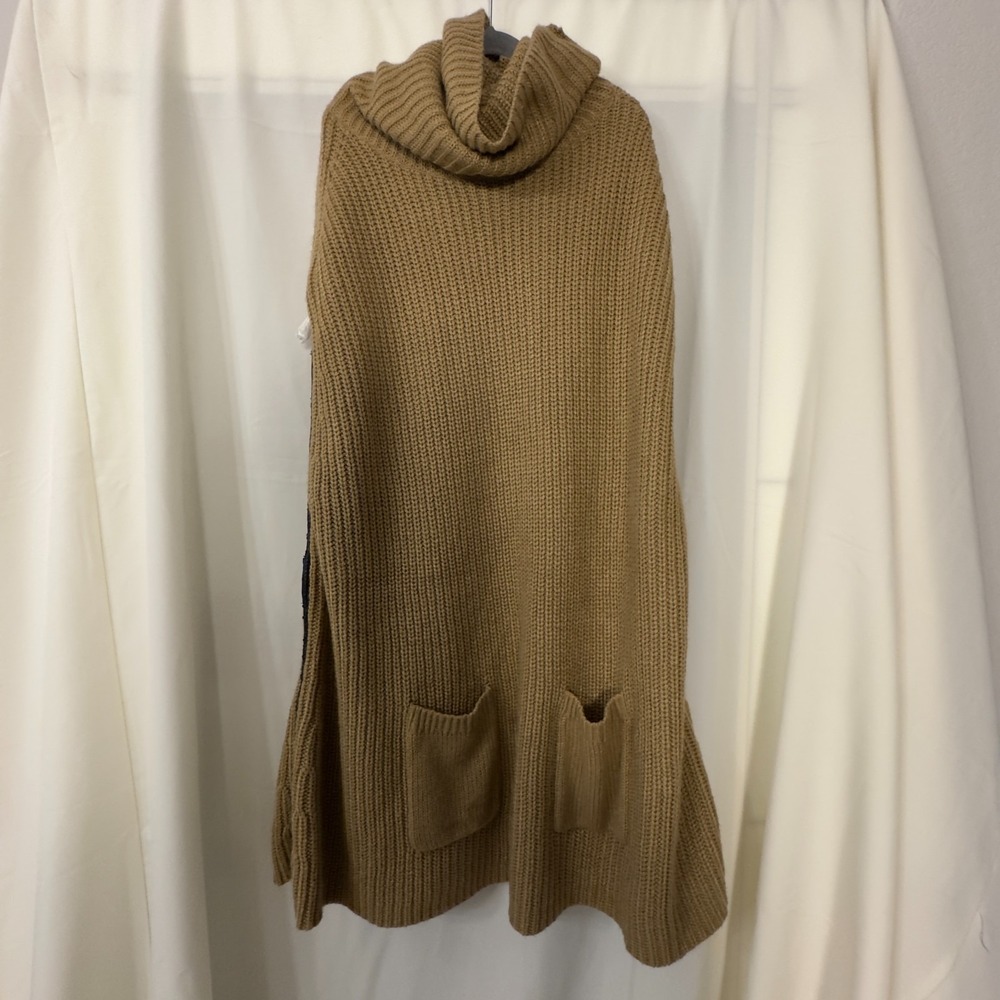Dennis Basso Size Large Camel Chunky Knit Cowl Neck Poncho Cape Boho Oversized